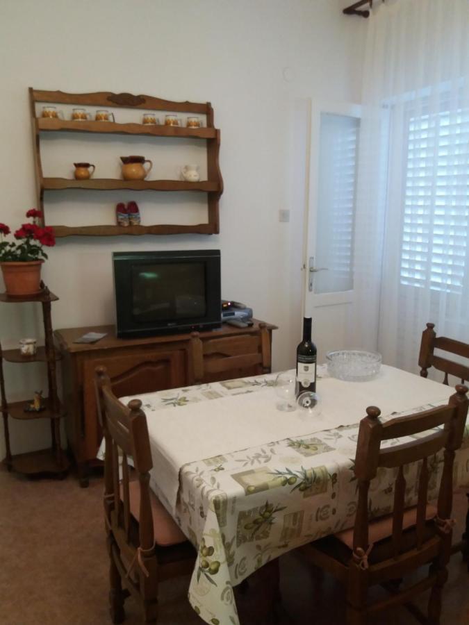 Apartment Nila ซาลี ภายนอก รูปภาพ
